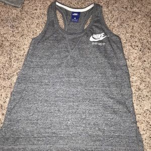 grey tank top